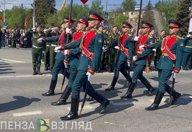 На площади Победы в Пензе 9 Мая состоялся праздничный парад