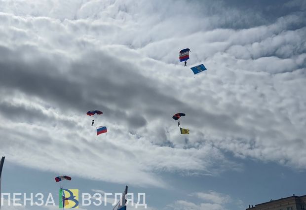 9 Мая в Пензе провели воздушный парад Победы