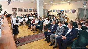 Юным пензенцам торжественно вручили паспорта