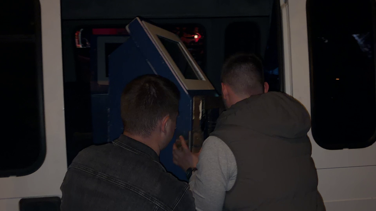 В двух ночных заведениях Пензы нашли игровые аппараты