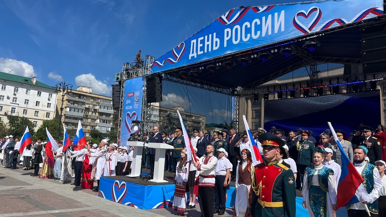 День России в Пензе, задержки авиарейсов, экспозиция в правительстве - главные новости Пензенской области