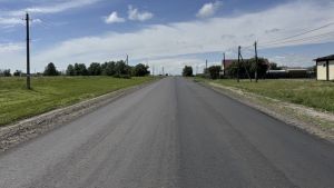 Продолжается ремонт двух участков дорог в Каменском районе