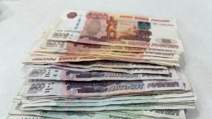 Жительница Кузнецка проиграла на ставках 400 тысяч рублей сожителя