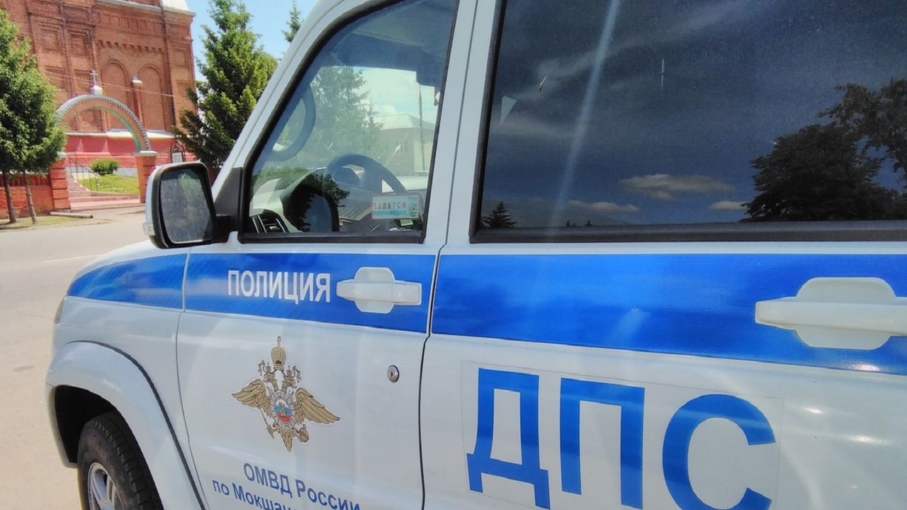 В Пензе на улице Долгорукова водитель КамАЗа сбил мужчину