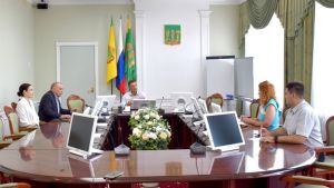 Денисов провел встречу по развитию торговой площадки в районе автовокзала