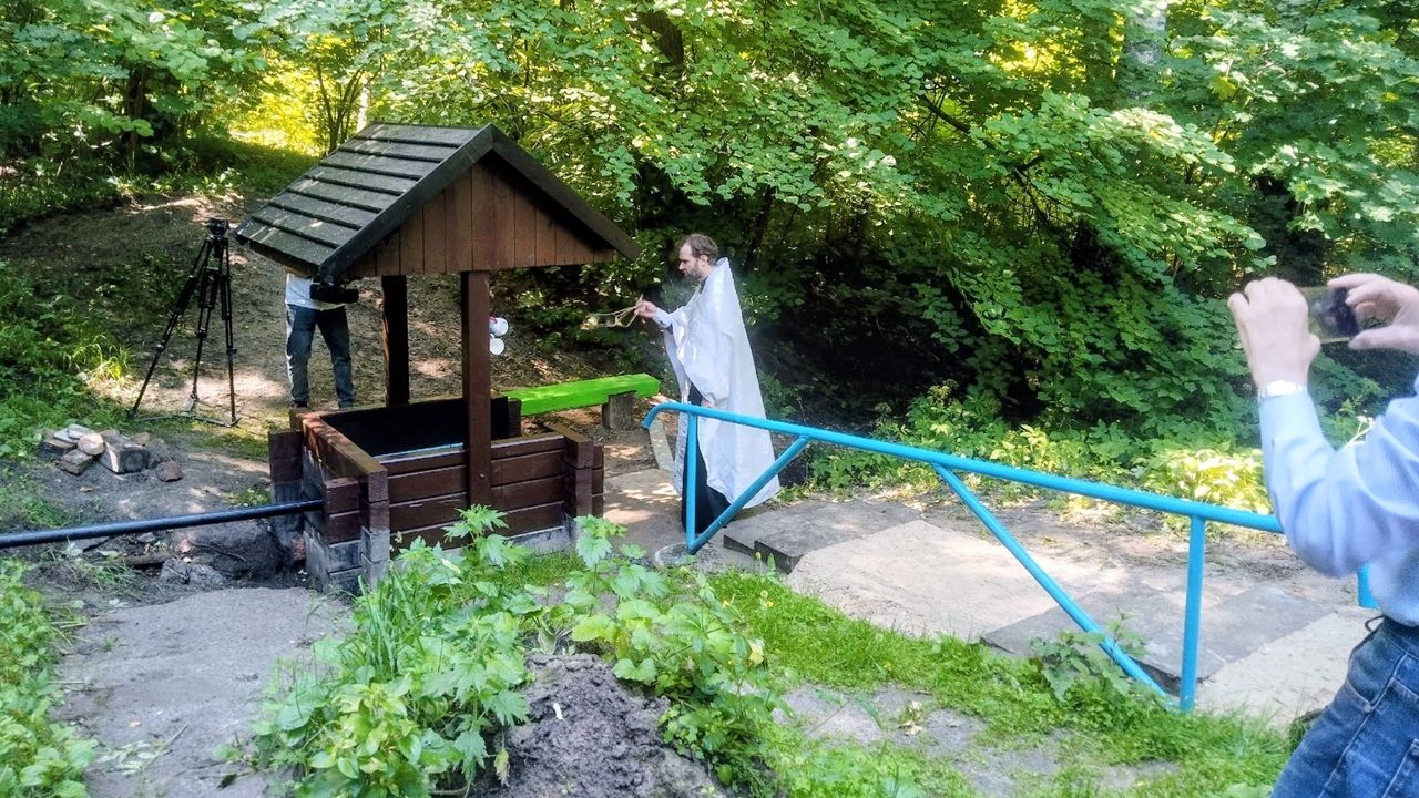 В пензенском микрорайоне Ахуны освятили родник