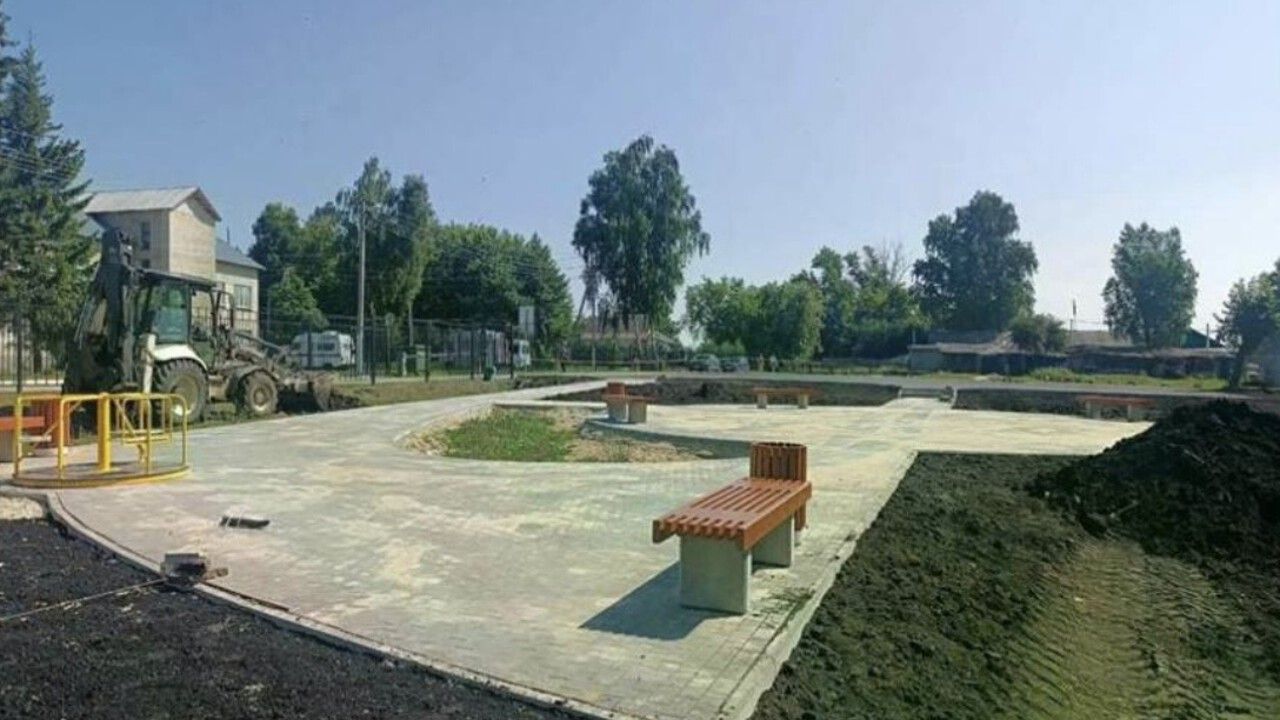 В Иссе продолжаются работы по благоустройству парка