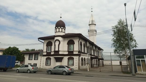 Пензенский муфтий рассказал, можно ли сажать цветы на кладбище
