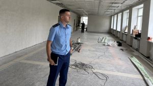 Прокуратура контролирует капремонт школы в Бессоновском районе