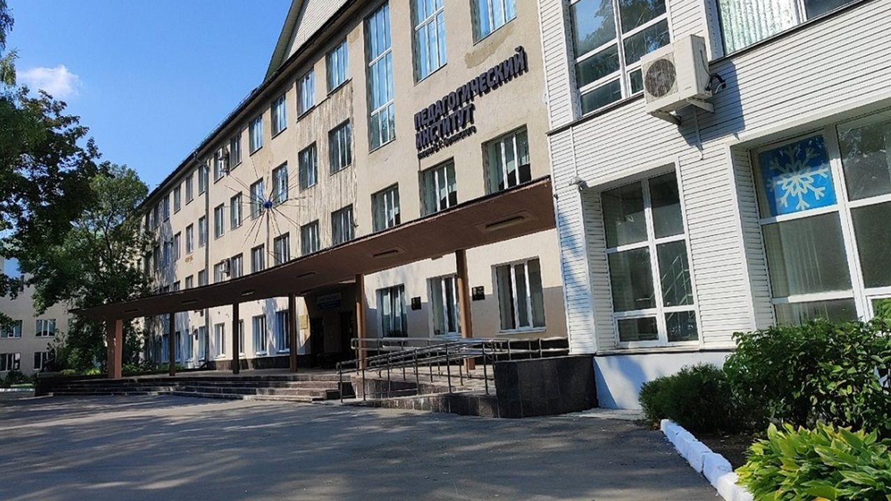В Пензе школьники могут сами заключать договоры на платное обучение в вузах