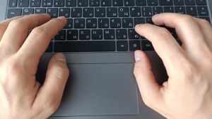 Нейросеть Kandinsky обучит роботов законам физики