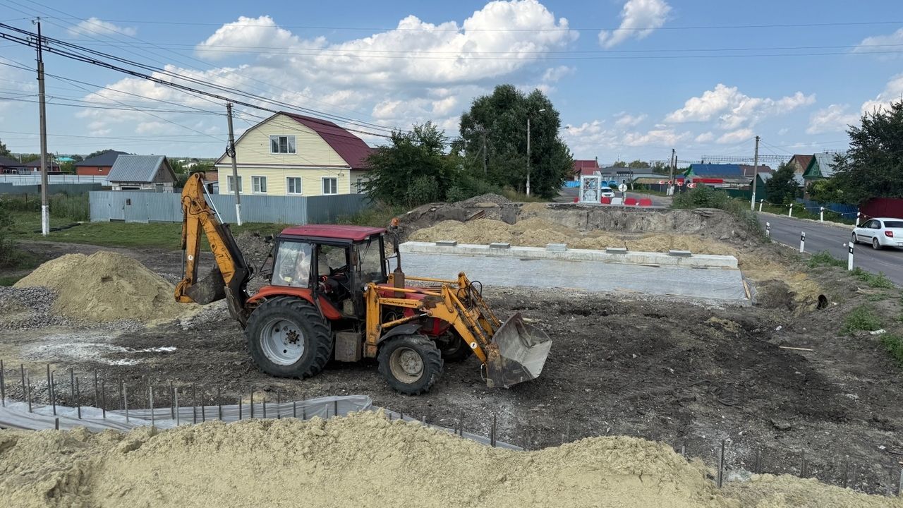Министр Гришаев проверил ход капитального ремонта моста в Бессоновке