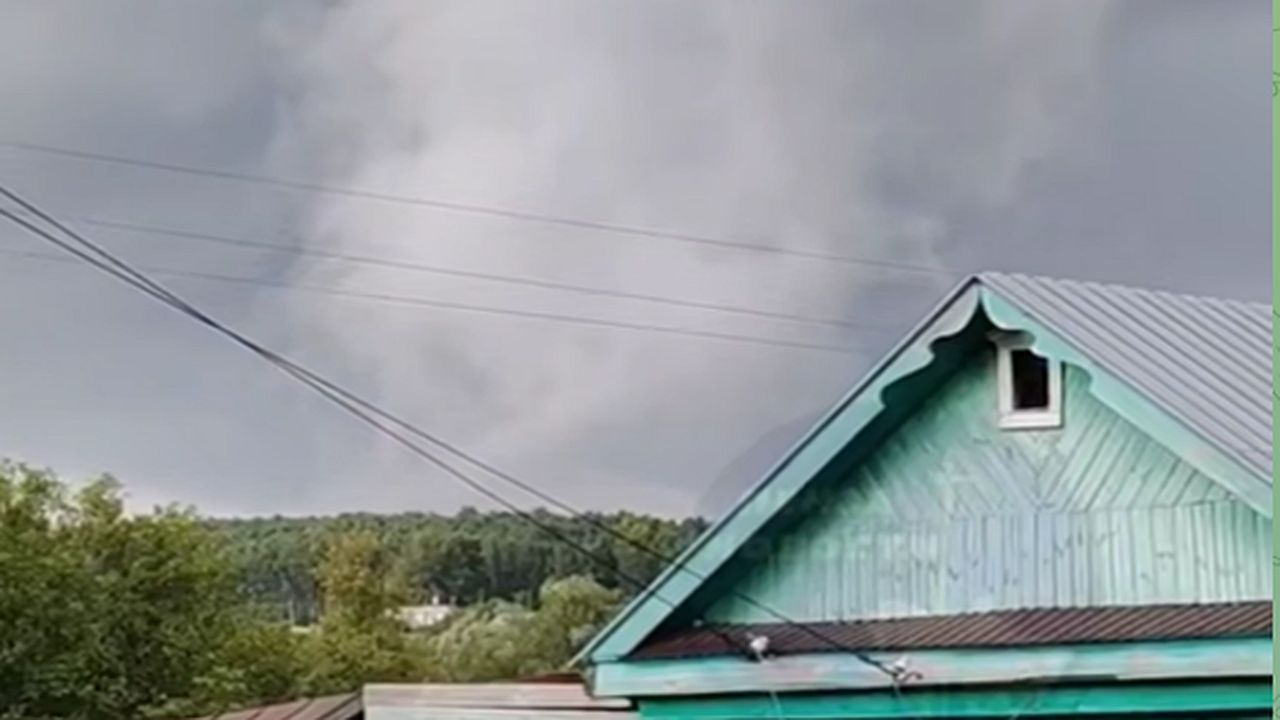 В Пензенской области сняли на видео смерч