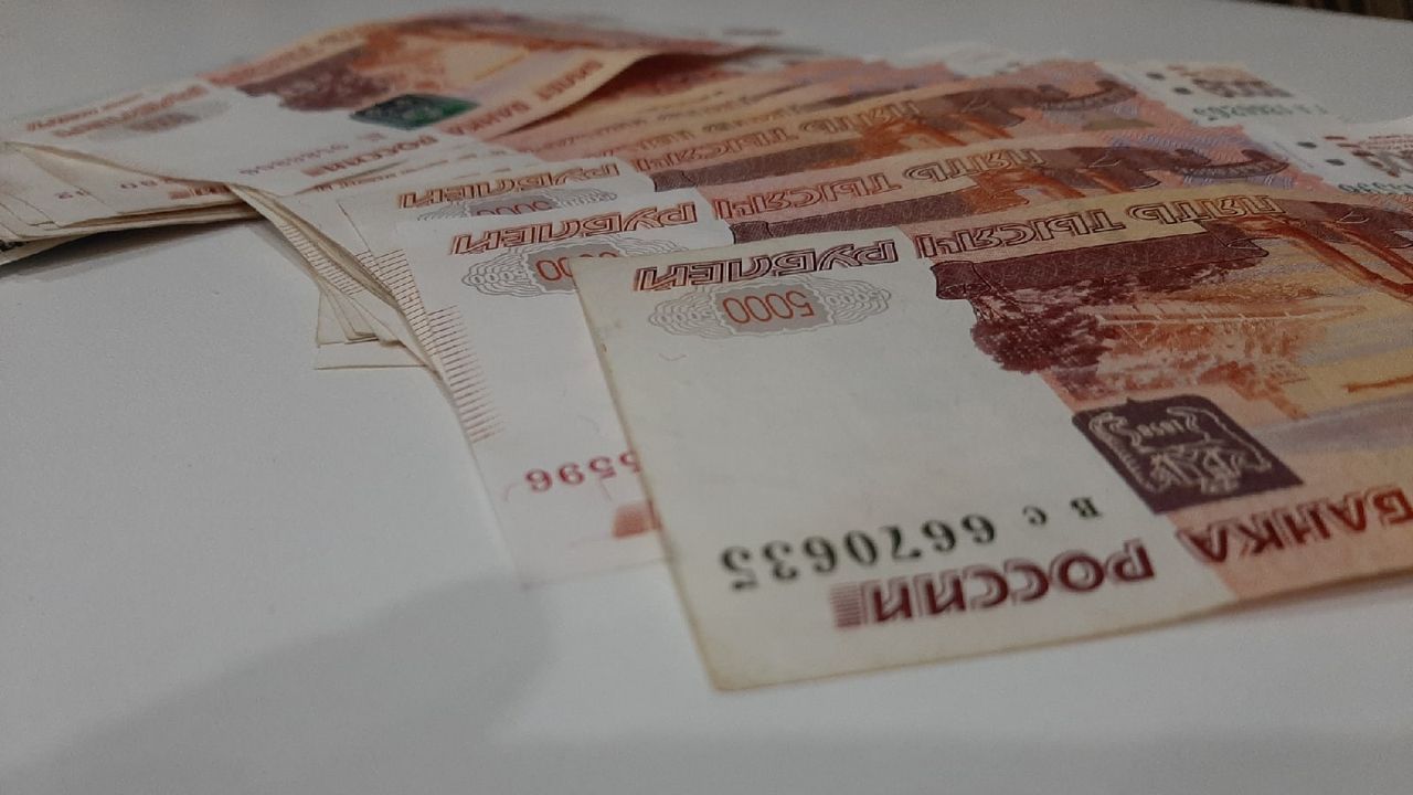 Пенсионерка из Пензы отдала курьеру мошенников более 1 миллиона рублей