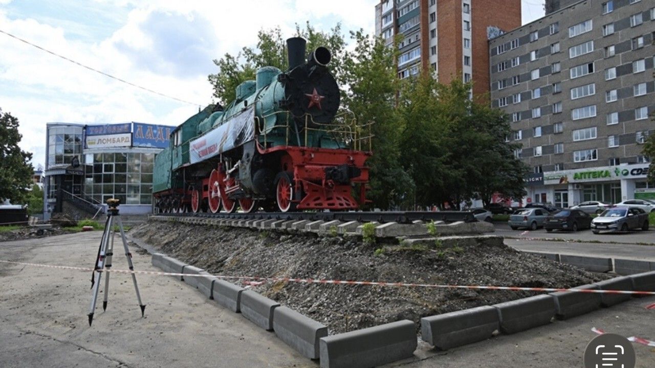 В Пензе начался ремонт памятника «Паровоз Су 213-89»