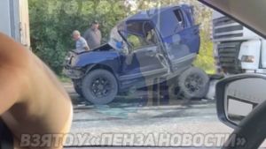 Пензенцы сообщают о жутком ДТП с внедорожником и фурами на трассе