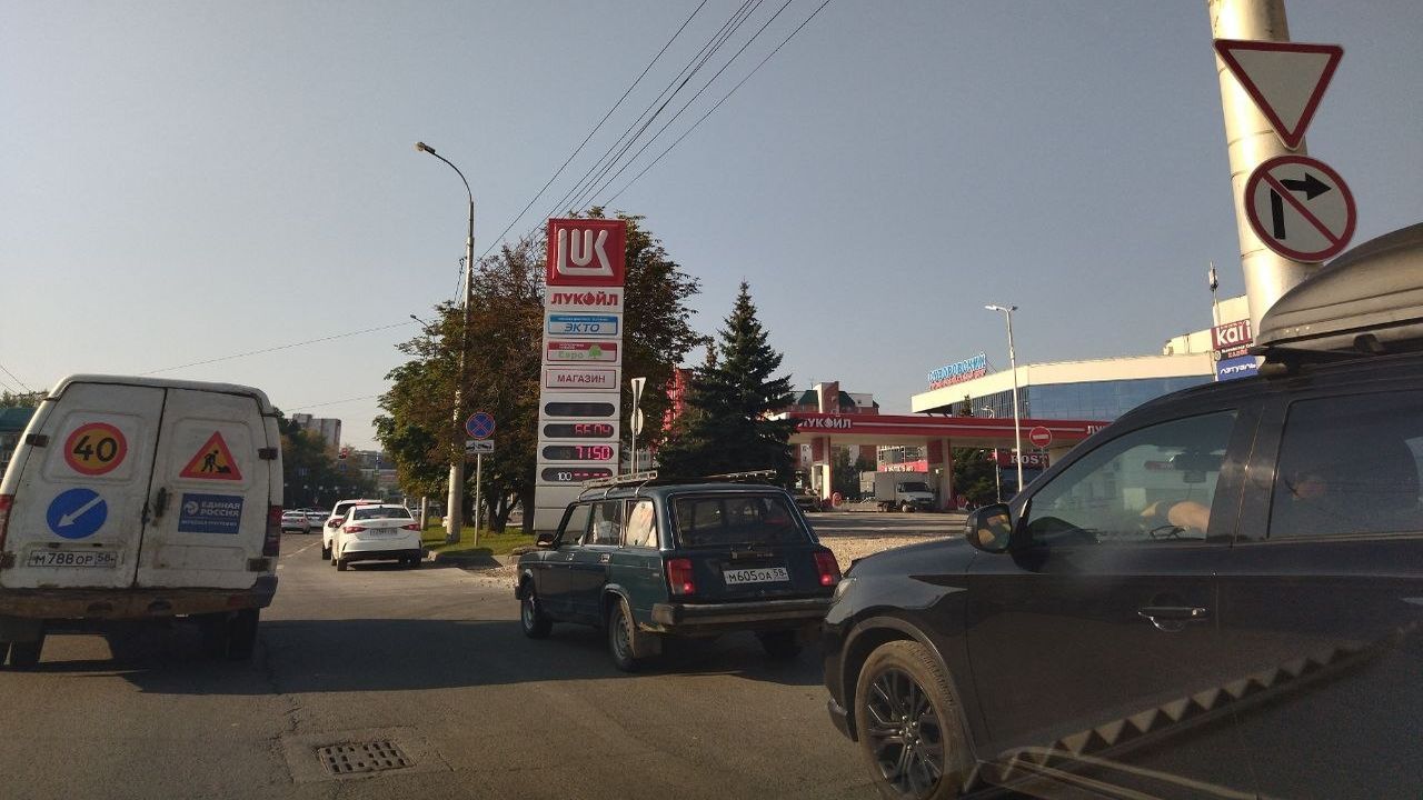 В Пензе 19 августа очередь на АЗС составила 153 машины