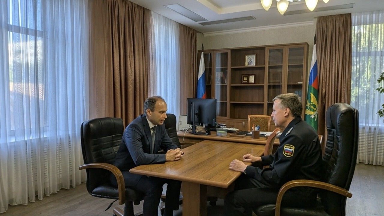 Фомин провел рабочую встречу с врио руководителя пензенского УФССП Пеунковым