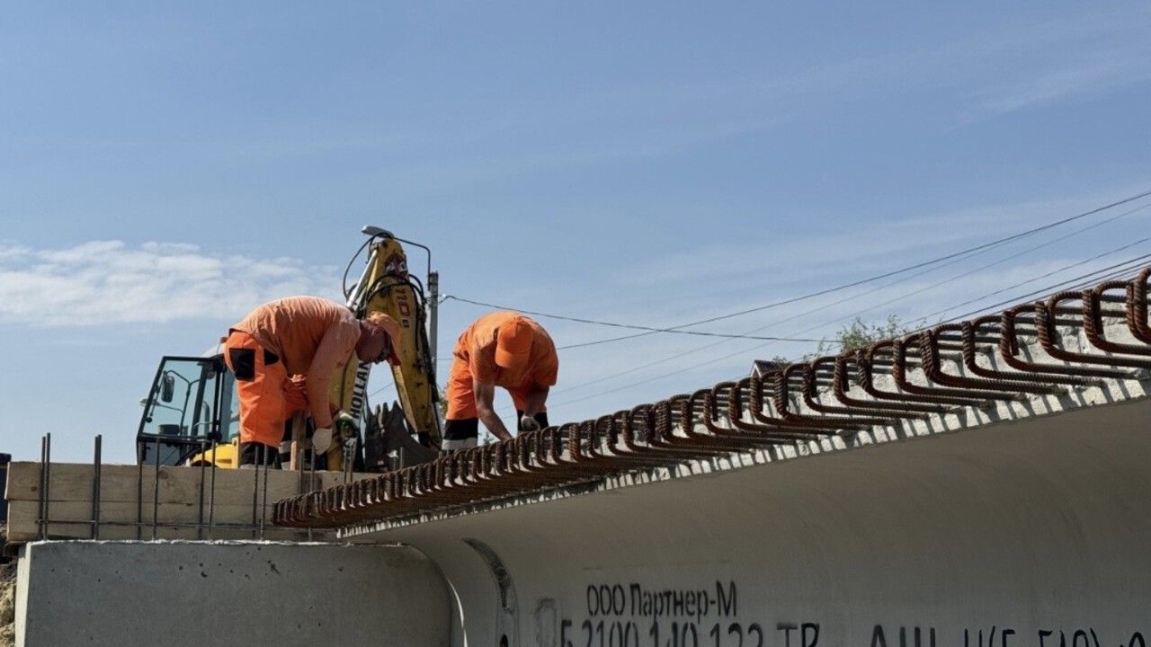 В Бессоновке продолжается капремонт моста и дороги