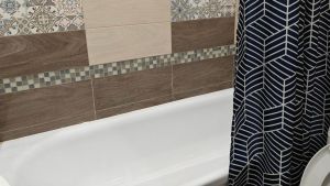 Жена хочет установить в ванной стекло вместо шторки: 5 причин, почему я против новой моды — взгляд мужчины