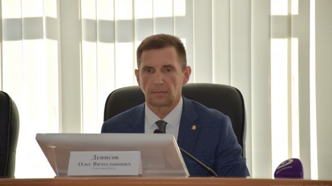 Денисов провел общегородское родительское собрание в онлайн-формате