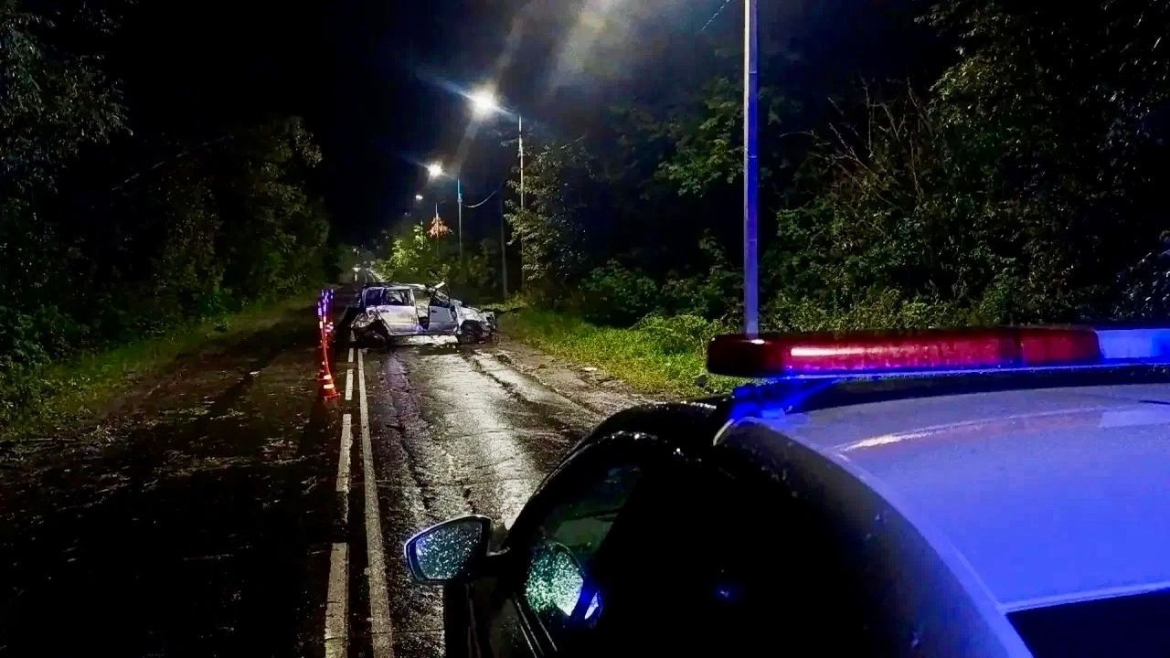 В аварии на трассе в Кузнецком районе погибли три человека