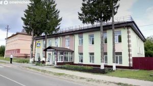 Мельниченко оценил ремонт двух учреждений в Сосновоборском районе