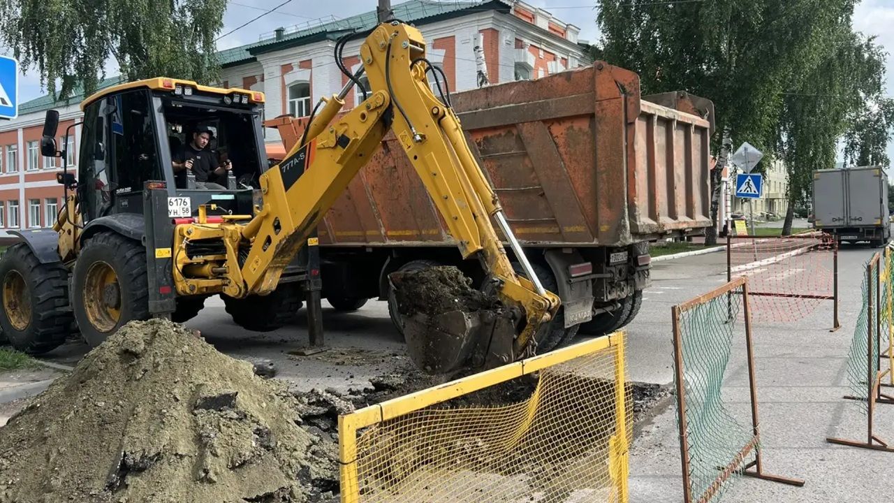 В Нижнем Ломове проводят ремонт теплотрассы и водопровода