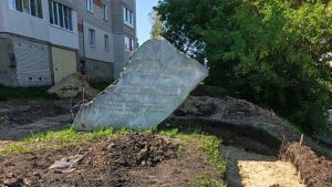 В Никольске благоустраивают площадь у «Камня» и сквер «Бриз»