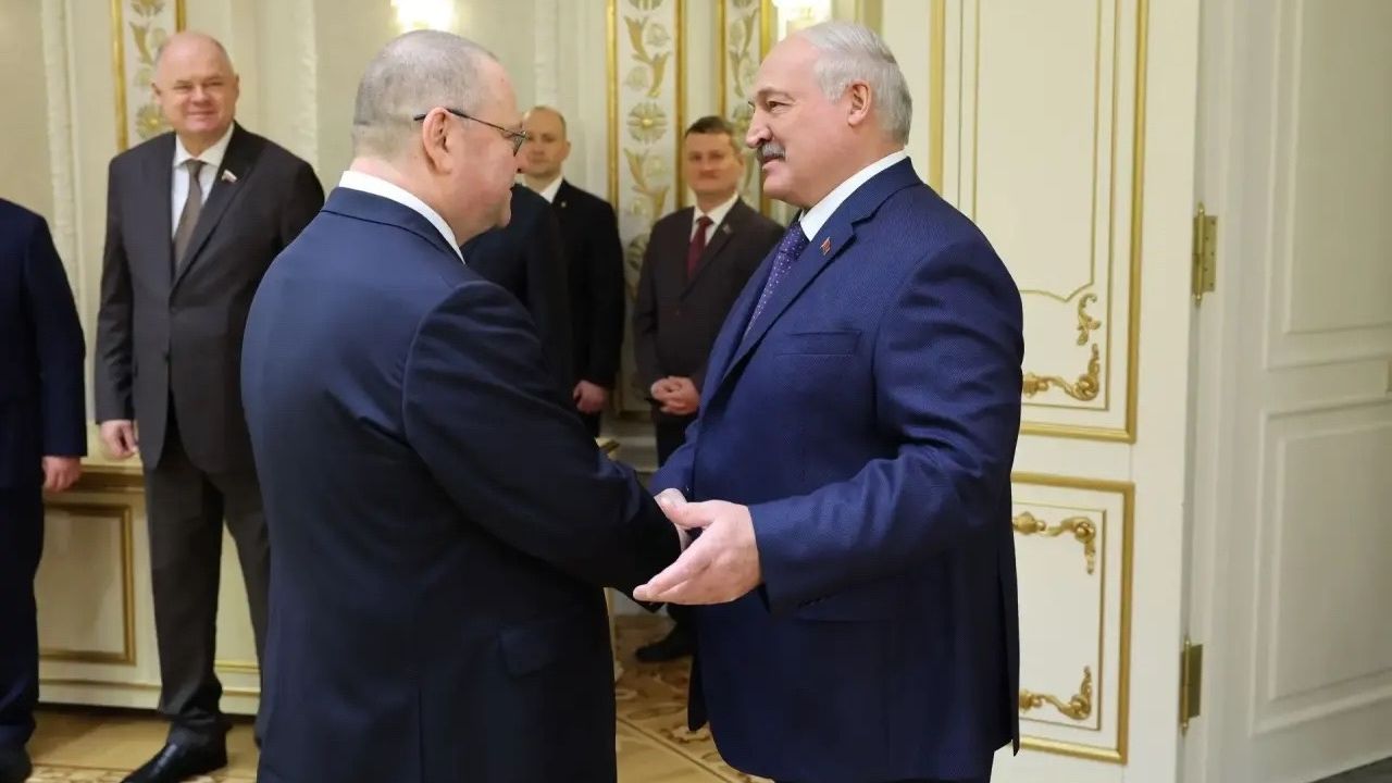 Мельниченко поздравил Лукашенко с Днем рождения