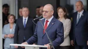 Олег Мельниченко торжественно открыл школу в «Лугометрии»