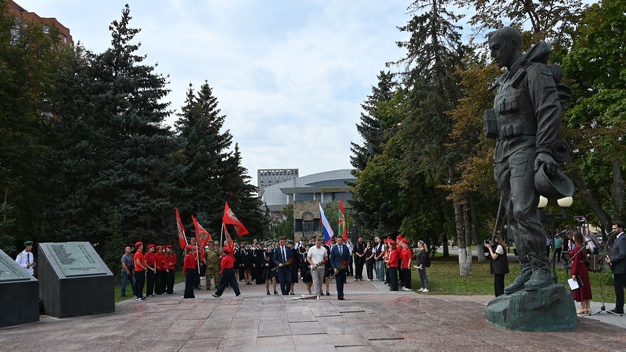 В Пензе 3 сентября почтили память жертв терроризма в День солидарности