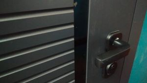В Пензе спасатели вскрыли дверь, чтобы медики помогли мужчине