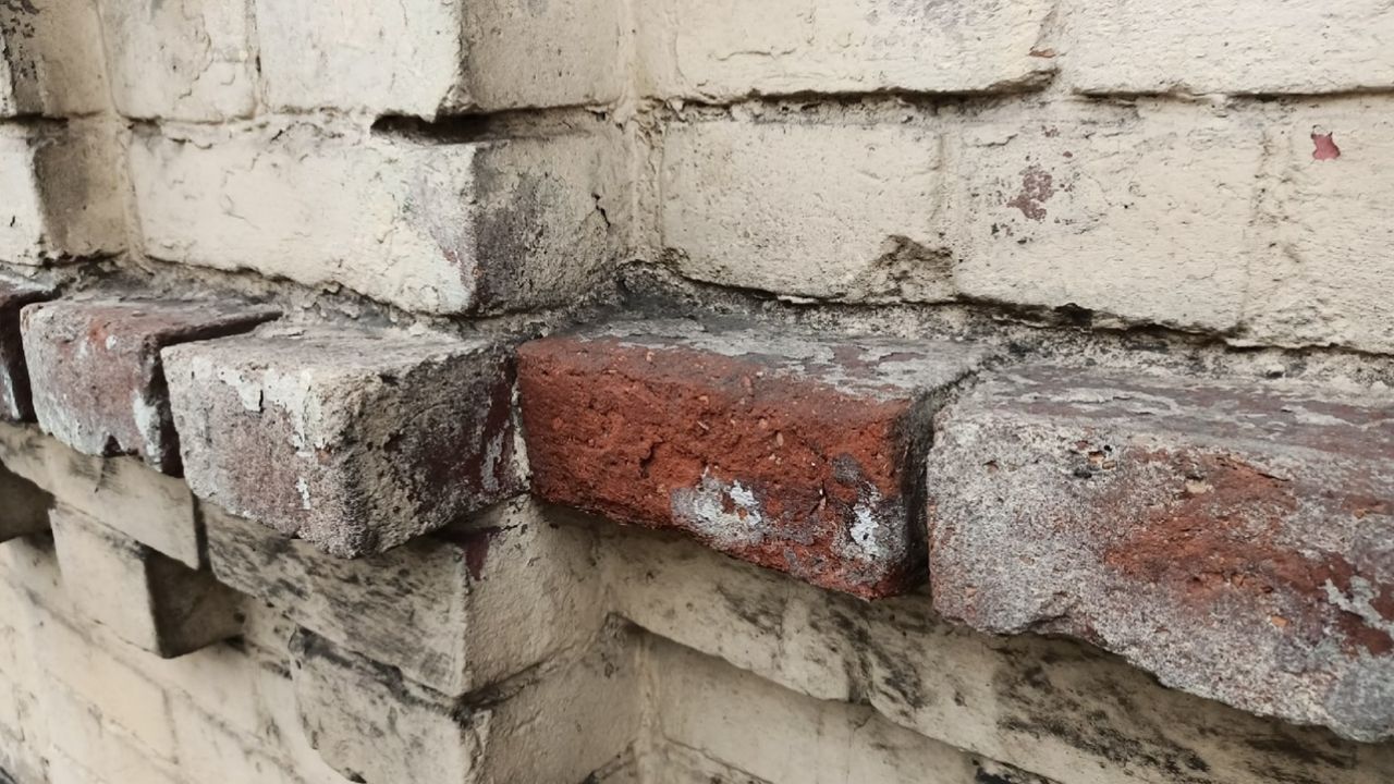 В Пензе аварийный дом на Ульяновской, 2 расселили не полностью