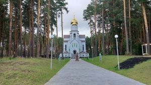 Губернатор осмотрел территорию храма Серафима Саровского в Заречном