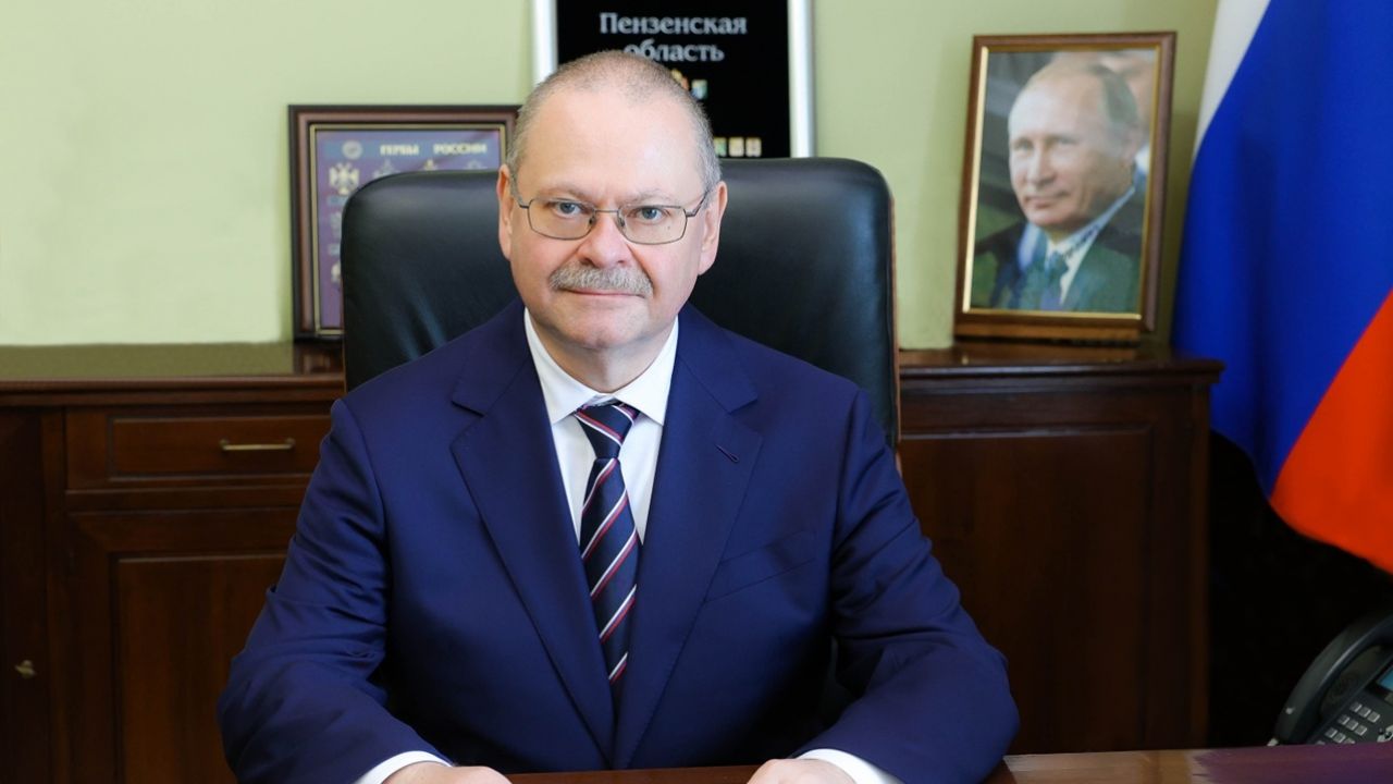 Олег Мельниченко поздравил финансистов с профессиональным праздником