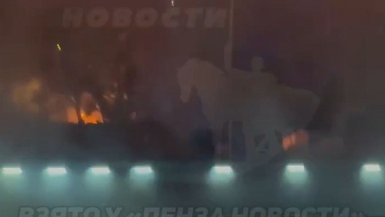 Пензенцы сообщают о возгорании после праздничного салюта на набережной Суры