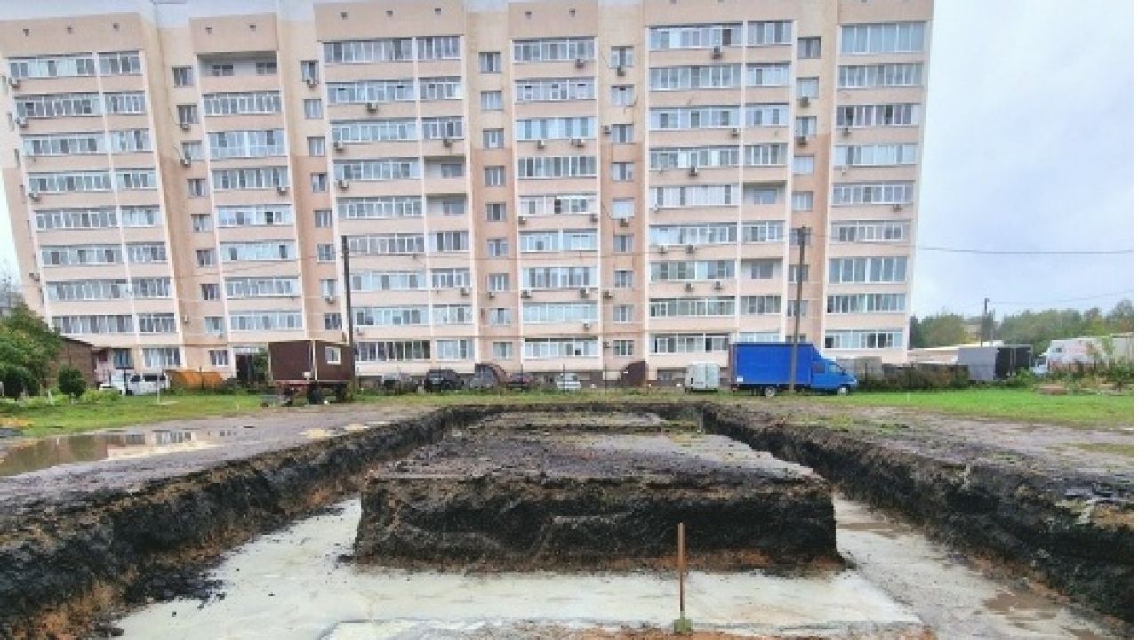 В Кузнецке заложили первый камень в основание храма Александра Невского