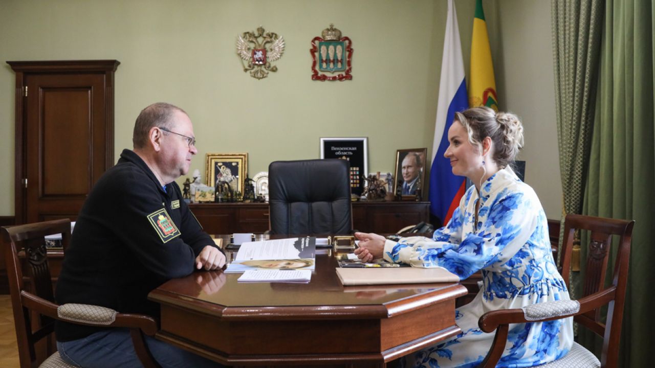 Львова-Белова и Мельниченко обсудили поддержку семей и реабилитацию бойцов