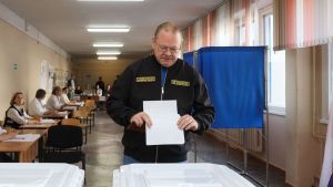 Олег Мельниченко проголосовал на выборах 19 сентября
