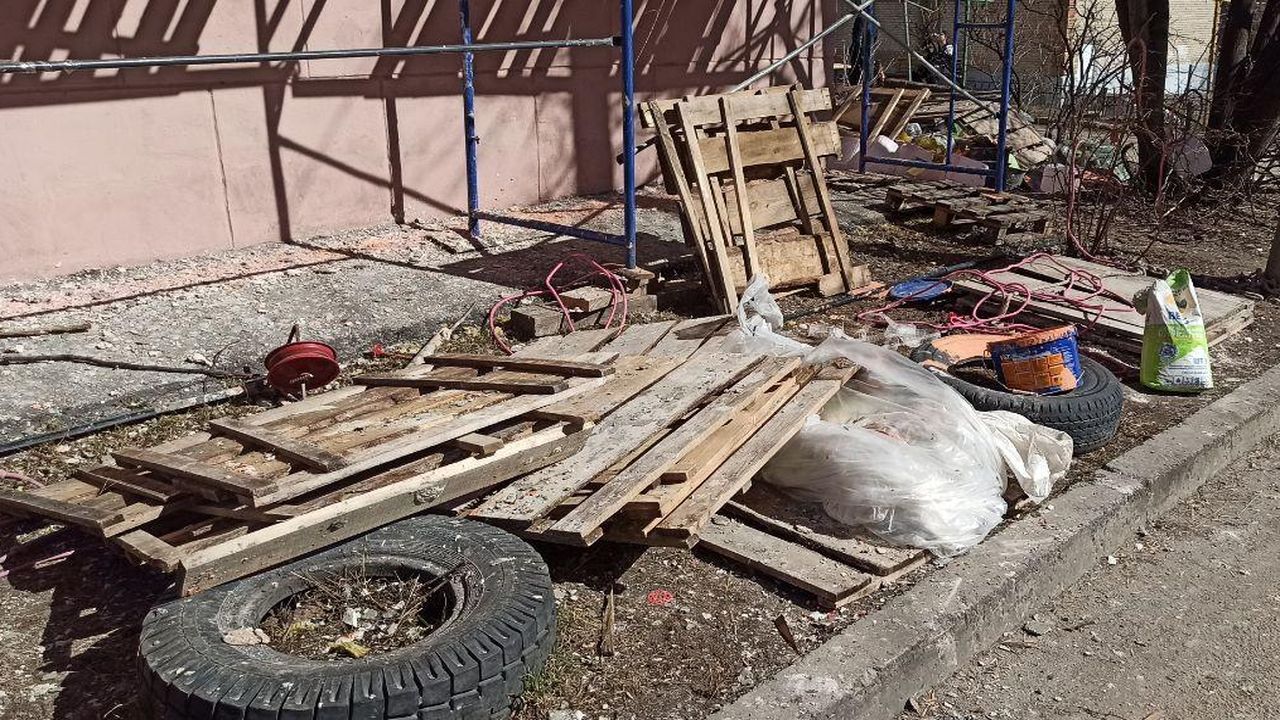 Пензенцам объяснили, кто должен убирать двор после ремонта