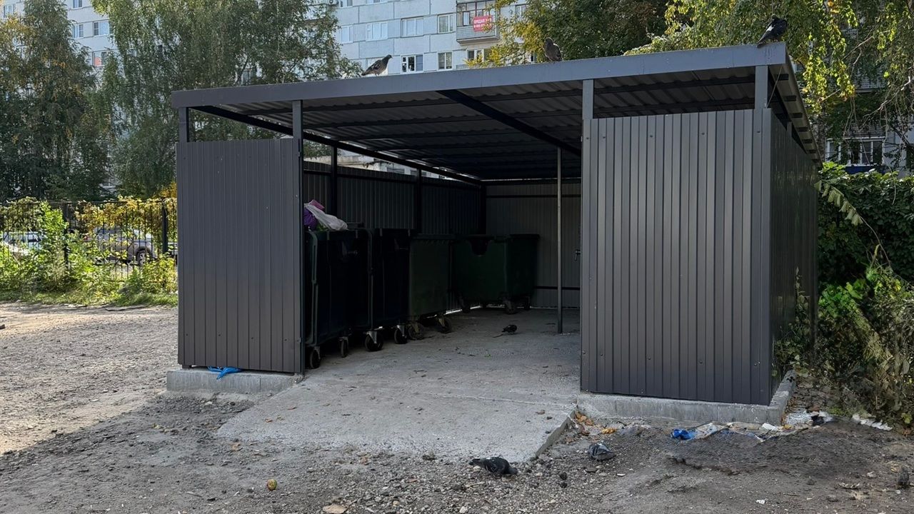 В Пензе на проспекте Строителей обустроили контейнерную площадку