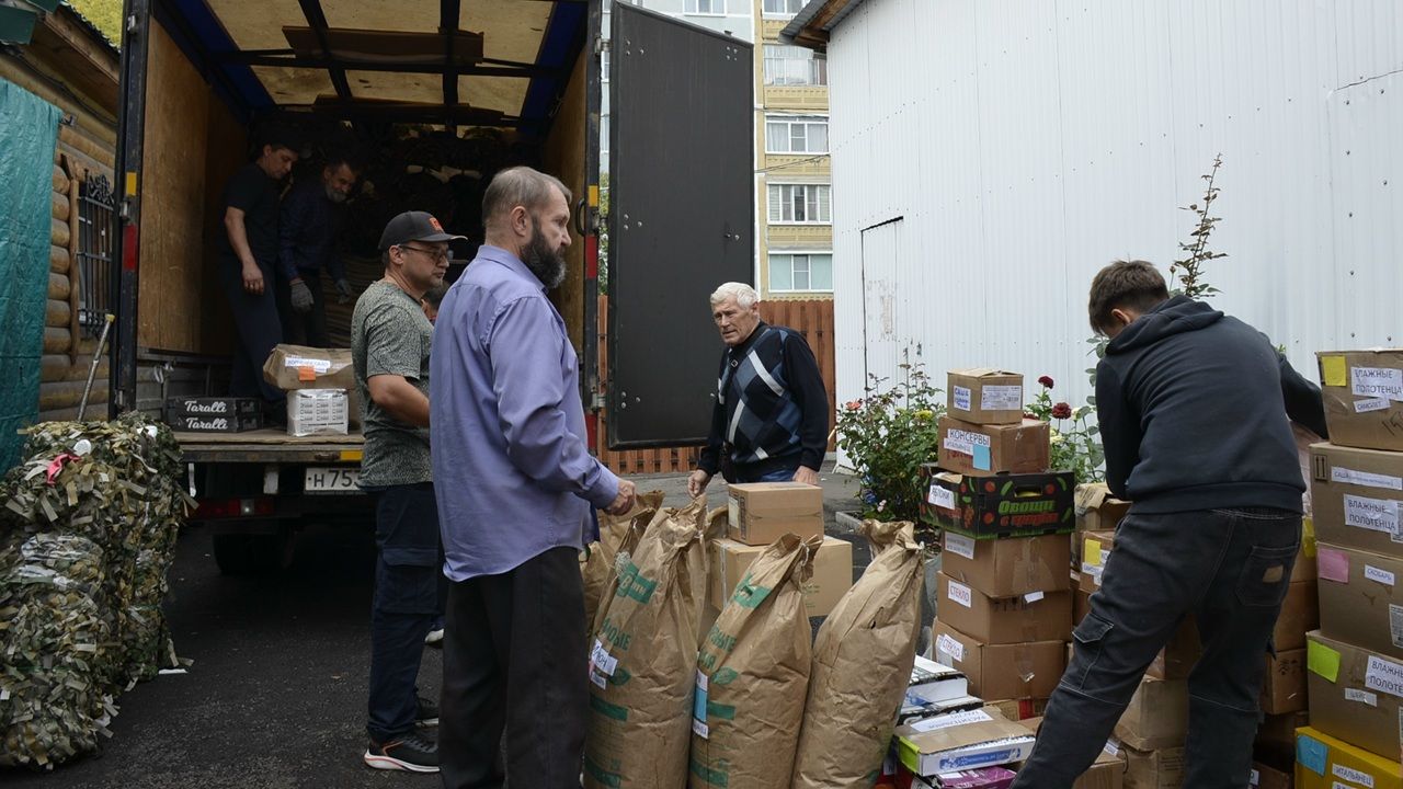 Пензенская епархия отправила в зону СВО 220 кг копченого сала