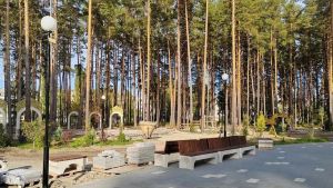 В Заречном завершают благоустройство сквера у храма Серафима Саровского