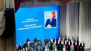 Лукашенко поздравил Мельниченко с переизбранием на должность губернатора