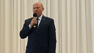 Космачев рассказал жителям Каменского района о двух важных задачах