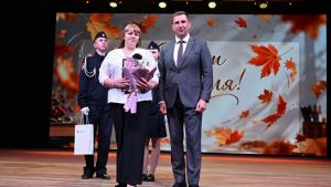 Глава Пензы Олег Денисов отметил лучших работников сферы образования