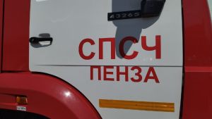 На Ульяновской улице в Пензе загорелся грузовик с прицепом