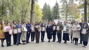 В Учительском сквере в Пензе обновили Галерею педагогической славы