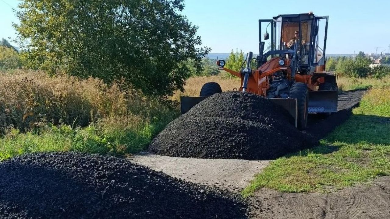 В микрорайоне Заря отсыпали более 39 тысяч квадратных метров дорог
